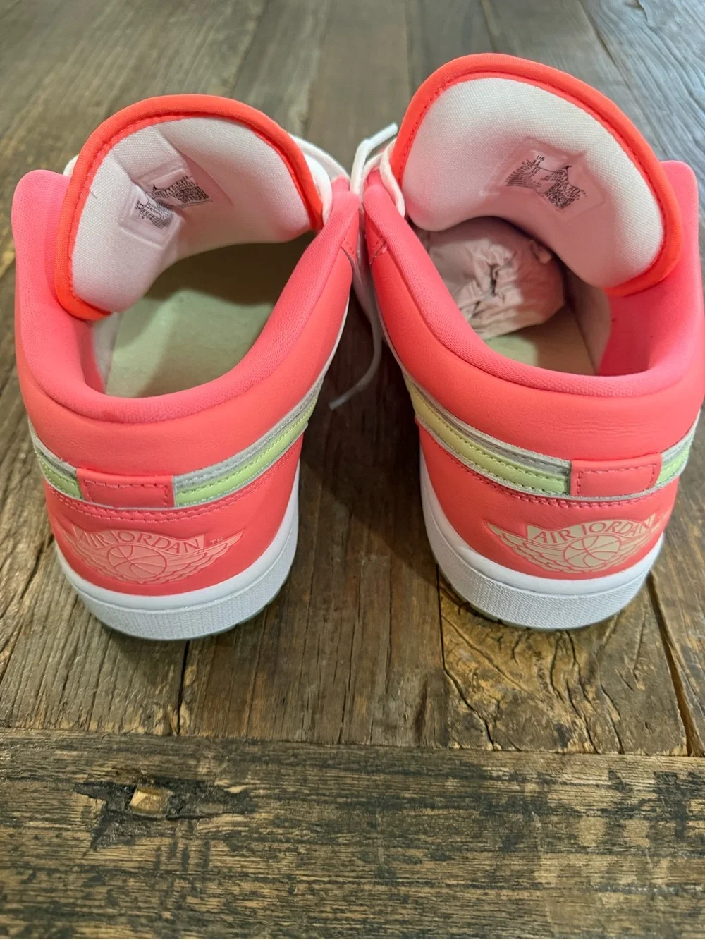 Nike Air Jordan 1 Low SE 